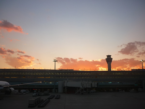 FukuokaYuhi_20101110_haneda.jpg